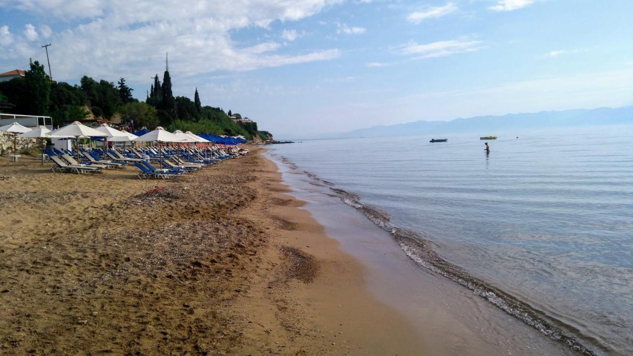 Takis Haikos House Two Minutes Walk To The Beach Peroulia Vounária Екстериор снимка